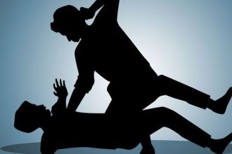 Polisi Telusuri Identitas Pria Diduga Aniaya dan Hina Penumpang Wanita di Halte Taman Anggrek