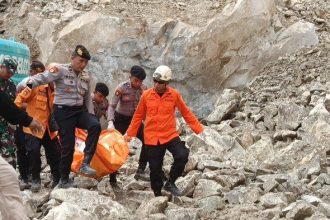 Tragedi Tambang di Cirebon: 13 Orang Tewas dalam Insiden Longsor, Proses Evakuasi Dihentikan Sementara