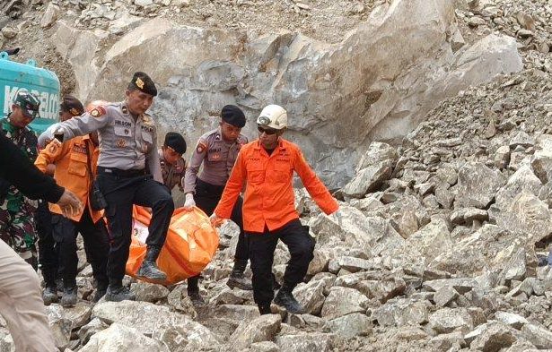 Tragedi Tambang di Cirebon: 13 Orang Tewas dalam Insiden Longsor, Proses Evakuasi Dihentikan Sementara