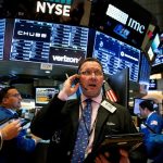 Wall Street Ditutup Bervariasi: Investor Cermati Dampak RUU Pajak dan Defisit AS