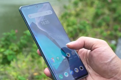 9 Rekomendasi HP Android dengan Layar AMOLED di Bawah 5 Juta