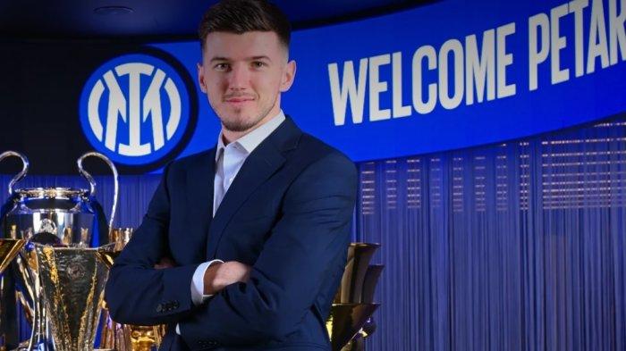 Pemain Baru Inter Milan Petar Sucic Bikin Heboh Media Kroasia Usai Bantai Ceko: Disebut “Hadiah dari Langit”