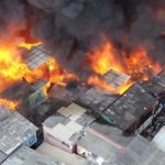 Kebakaran Hebat di Kapuk Muara Hanguskan 450 Rumah, Ribuan Warga Mengungsi