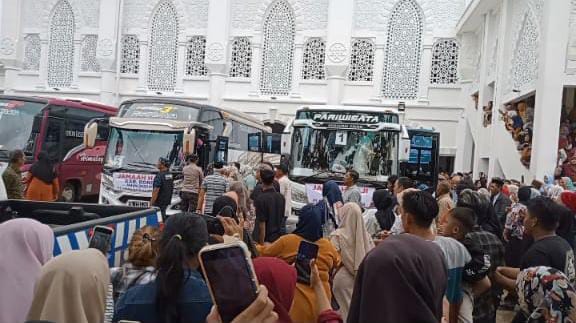 Kloter 9 Haji Sebanyak 391 jamaah Asal Bone Tiba di Makassar Asrama Haji Sudiang