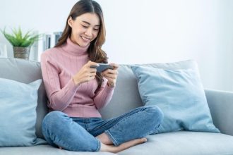 Trik Nonton Anime Crunchyroll Tanpa Lemot di HP Kentang