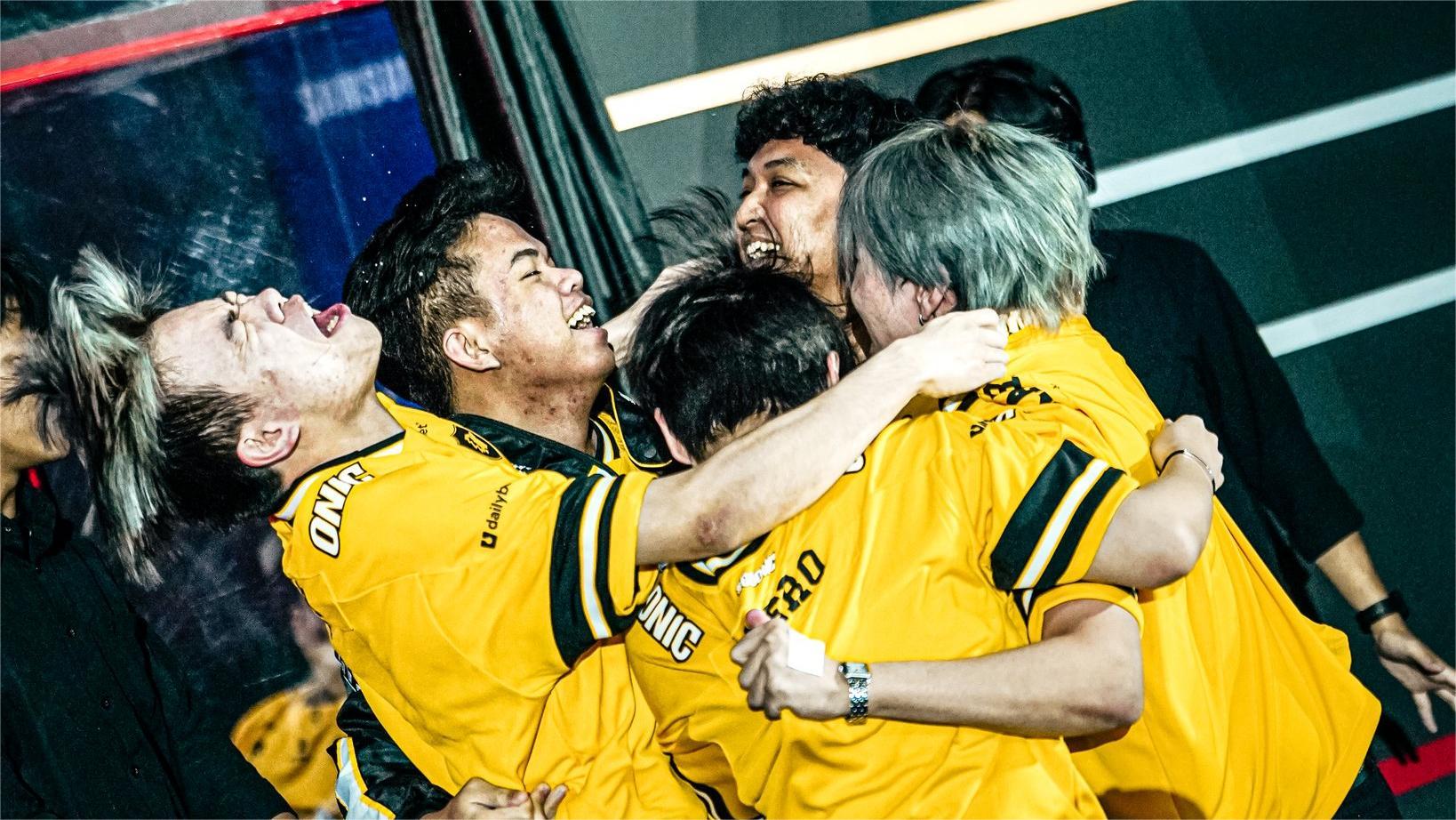 Onic Esports Kembali Rebut Mahkota Juara MPL ID Season 15 Lewat Laga Ketat Kontra RRQ