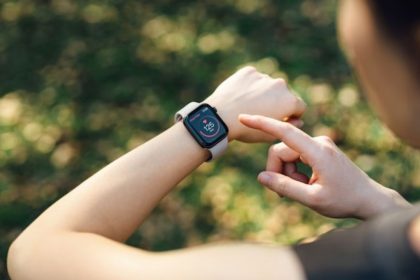 10 Rekomendasi Jam Tangan Lari Termurah Terbaik, Lengkap Pengukur Langkah, GPS dan Pantau Jantung