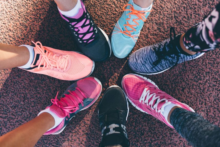 Sepatu Lari Lokal Wanita di Bawah 400 Ribu yang Wajib Anda Coba
