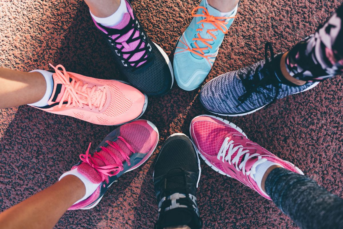 Sepatu Lari Lokal Wanita di Bawah 400 Ribu yang Wajib Anda Coba