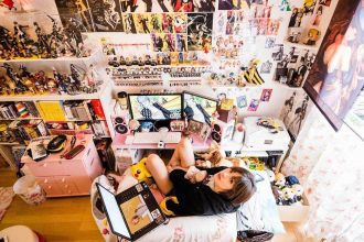 Tips Menjadi Otaku di Indonesia: Cara Mengoleksi Merchandise dan Ikut Komunitas Anime