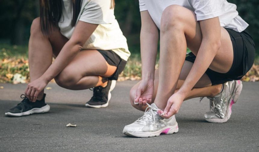 Cara Memilih Sepatu Lari Sesuai Bentuk Kaki